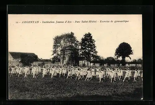 AK Argentan, Institution Jeanne d`Arc, Parc Saint-Michel, Exercice de gymnastique