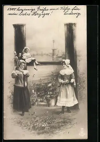 AK Frauen in Tracht stehen neben dem Buchstaben H, Windmühle im Hintergrund