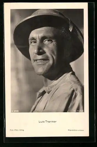 AK Schauspieler Luis Trenker, mit Hut portraitiert