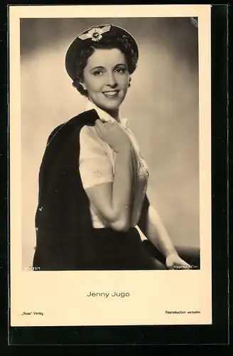 AK Schauspielerin Jenny Jugo, mit Luftfahrtmütze und Jacke über der Schulter