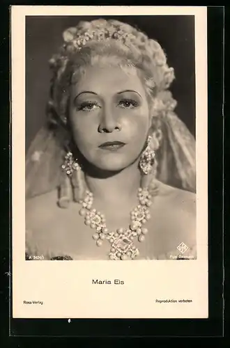 AK Schauspielerin Maria Eis, portraitiert mit festlichem Schmuck im Haar und um den Hals