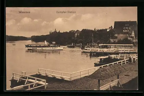 AK Berlin, Wannsee, Dampfer-Station mit Ausflugsschiffen