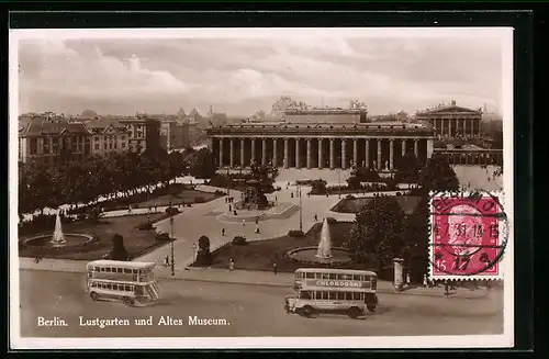 AK Berlin, Autobusse am Lustgarten vor dem Alten Museum