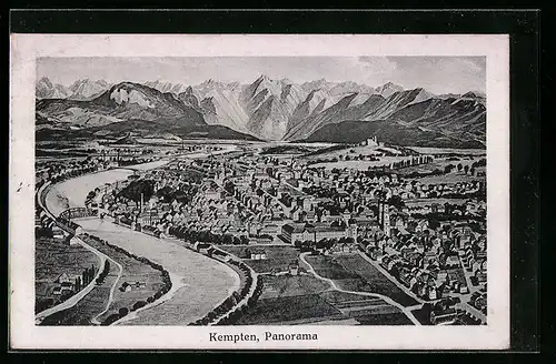 AK Kempten i. Allgäu, Panoramaansicht der Stadt, Blick gegen die Berge