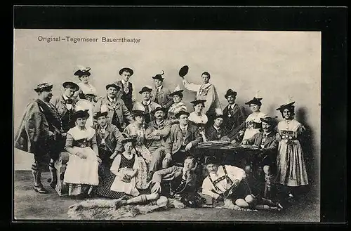 AK Original Tegernseer Bauerntheater, Gruppenbild in Trachten