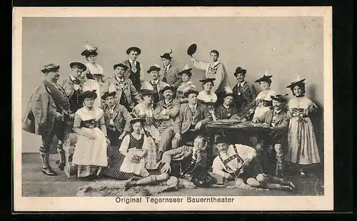 AK Original Tegernseer Bauerntheater, Herren und Damen in Trachten