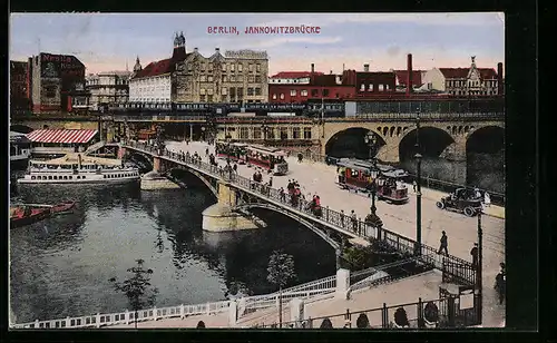 AK Berlin, Strassenbahnen und Passanten auf der Jannowitzbrücke