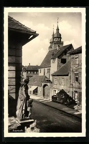AK Bayreuth, Strassenpartie mit Kirchtürmen im Hintergrund