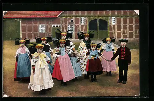 AK Kinder tanzen Ringel-Reihen in Schaumburg-Lippischer Landestracht
