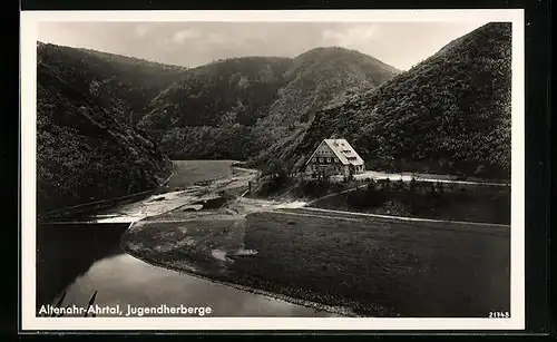 AK Altenahr-Ahrtal, Jugenherberge mit Bergen