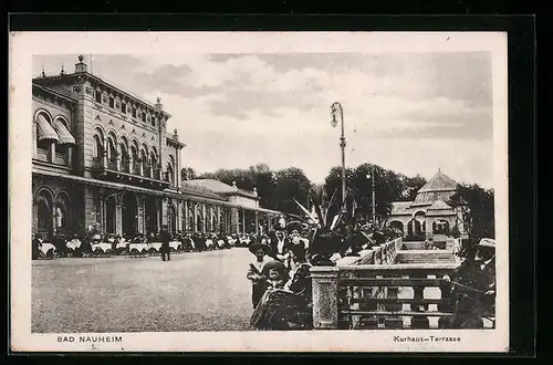 AK Bad Nauheim, Kurhaus-Terrasse mit Besuchern