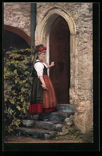 AK Frau in thüringischer Tracht beim Kirchgang