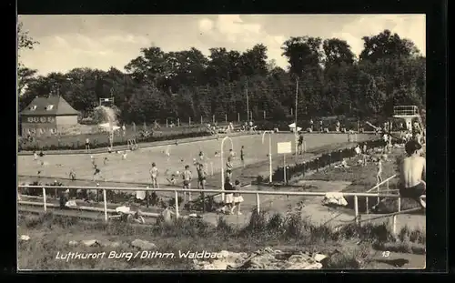 AK Burg /Dithm., Waldbad mit Besuchern