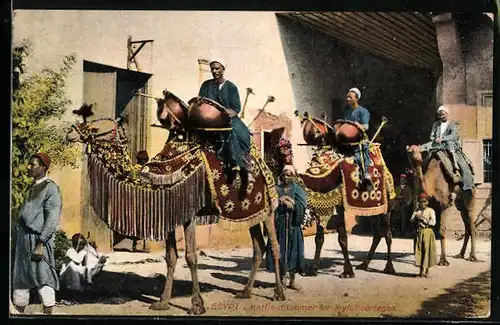 AK Trommler auf festlich geschmückten Kamelen