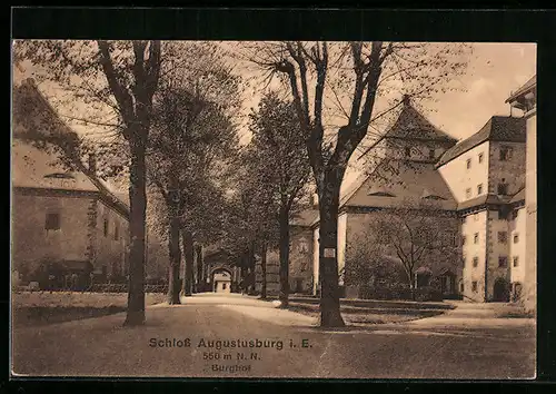 AK Augustusburg i.E., Schloss mit Burghof