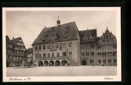 AK Heilbronn a. N., Rathaus mit Brunnen