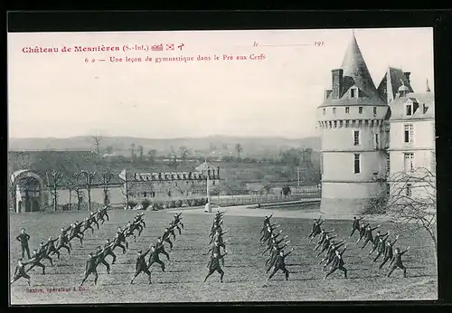 AK Mesniéres, Château, Une lecon de gymnastique dans le Pre aux Cerfs