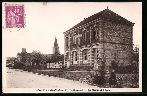 AK St-Nicolas-de-la-Taille, La Mairie et l`Ecole