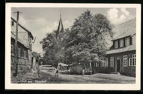 AK Römstedt, Strassenpartie mit Kirche und Kindern