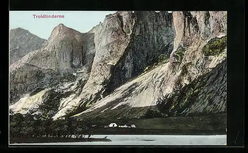 AK Troldtinderne, Panorama mit Felswand