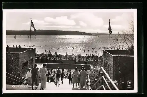 AK Berlin-Wannsee, Sonne über dem Strandbad