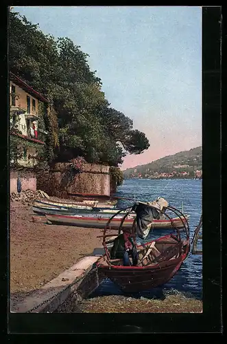Künstler-AK Photochromie Nr. 3273: Isola Bella /Lago Maggiore, Uferpartie mit Booten