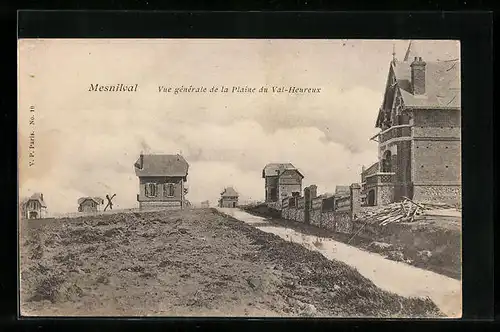 AK Mesnilval, Vue generale de la Plaine du Val-Heureux