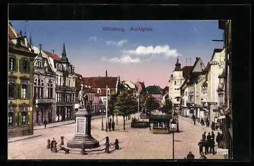 AK Offenburg, belebter Marktplatz u. Zigarren Geschäft