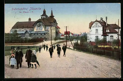 AK Jössnitz, Strassenpartie am Bahnhofshotel