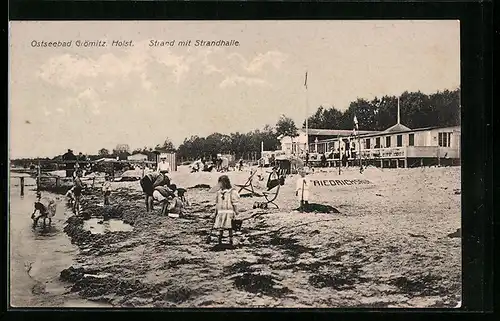 AK Grömitz /Holst., Strand mit Strandhalle