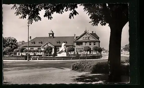 AK Lahr /Schwarzwald, Blick auf den Bahnhofplatz