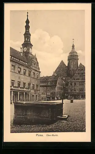 AK Pirna, Ober-Markt mit Geschäften und Brunnen