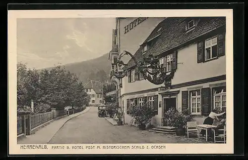 AK Herrenalb, Strassenpartie am Hotel Post mit historischem Schild zum Ochsen