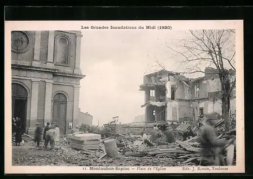 AK Montauban-Sapiac, les grandes inondations du midi 1930, place de l`Eglise