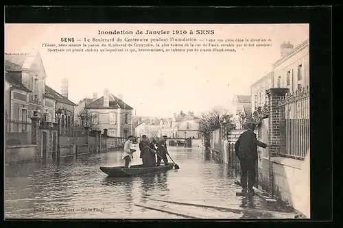 AK Sens, inondations 1910, le boulevard du centenaire pendant l`inondation