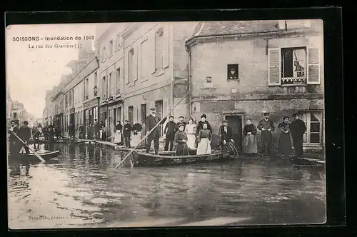 AK Soissons, inondations 1910, la rue des graviers