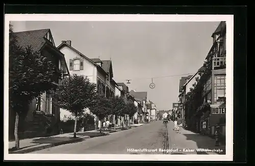 AK Rengsdorf, Kaiser Wilhelmstrasse mit Hotel