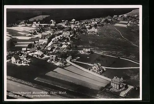 AK Masserberg / Thür. Wald, Fliegeraufnahme des Höhenluftkurortes