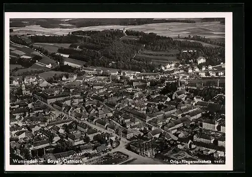 AK Wunsiedel / Bayer. Ostmark, Fliegeraufnahme des Ortes