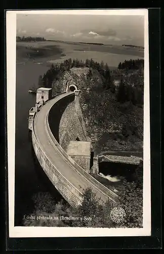 AK Sec, Udolni prehrada na Chrudimce, Blick auf Staudamm