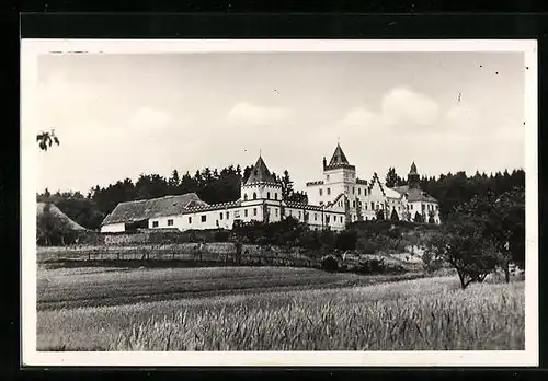 AK Ulrichsdorf-Neustift, Turmgebäude mit Feldern