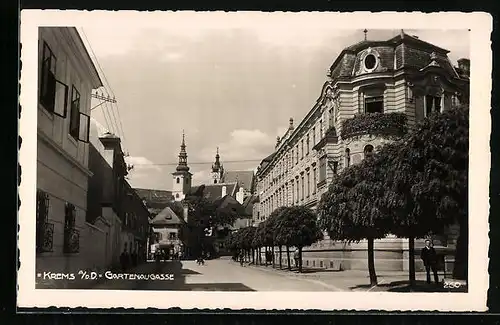 AK Krems a. d. Donau, Blick in die Strasse Gartenaugasse