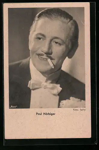 AK Schauspieler Paul Hörbiger mit Bart und Zigarette