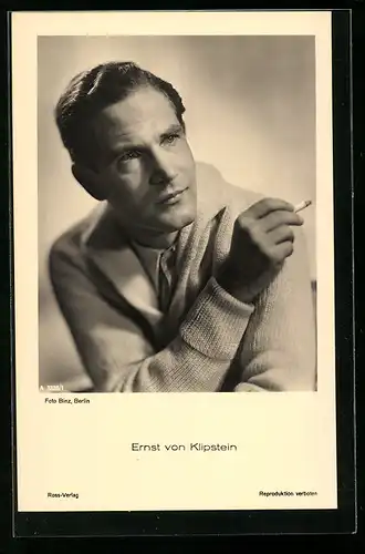 AK Ernst von Klipstein mit Zigarette