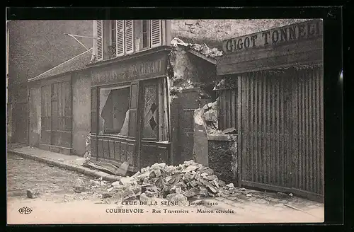 AK Courbevoie, Rue Traversière, Maison écroulée, Crue de la Seine