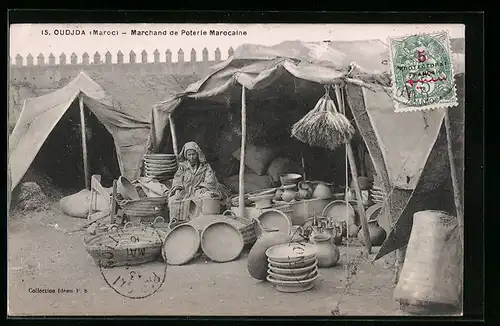 AK Oudjda, Marchand de Poterie Marocaine