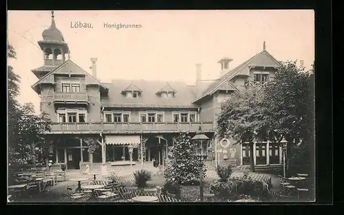 AK Löbau, Honigbrunnen in Totalansicht
