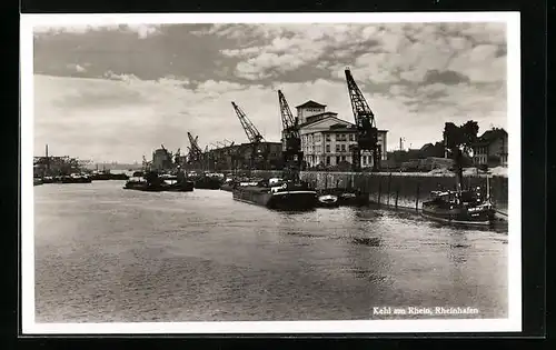 AK Kehl am Rhein, Rheinhafen mit Kränen und Lastschiffen