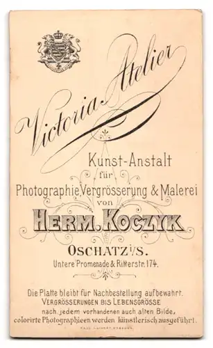 Fotografie Atelier Victoria, Herm. Koczyk, Oschatz i. S, Untere Promenade & Ritterstr. 174, Junger Herr im Anzug