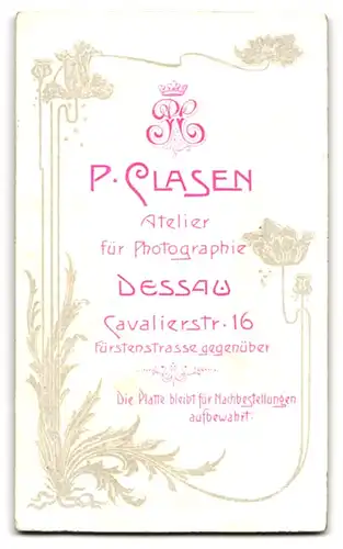 Fotografie P. Clasen, Dessau, Cavalierstr. 16, Junge Dame im Kleid